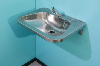 101073B Waschbecken Edelstahl Exclusiv im Einsatz